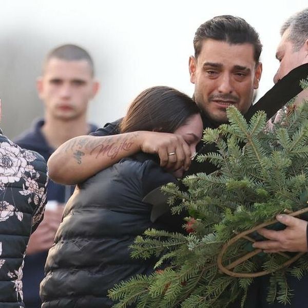 Prijatelji i kolege pružaju podršku Darku Laziću nakon smrti brata Dragana Lazića