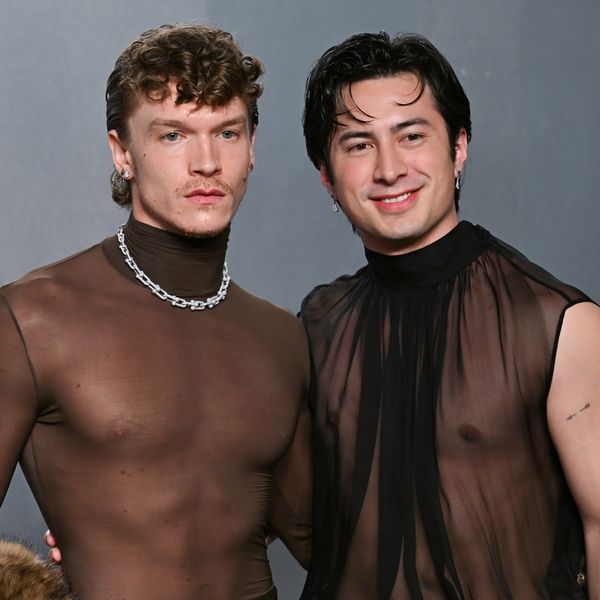 Connor Storrie i Hudson Williams na Vanity Fair oskarovskom partyju 2026.