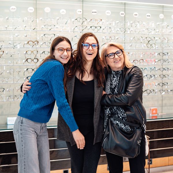 Tri generacije, tri pogleda: Baka, mama i kći zajedno su napravile mali, ali važan korak