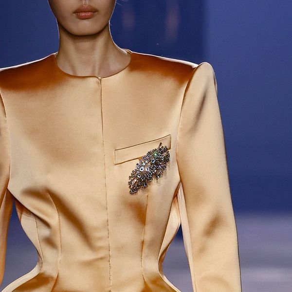 Povratak broševa, svi nose ovaj "zastarjeli" modni dodatak