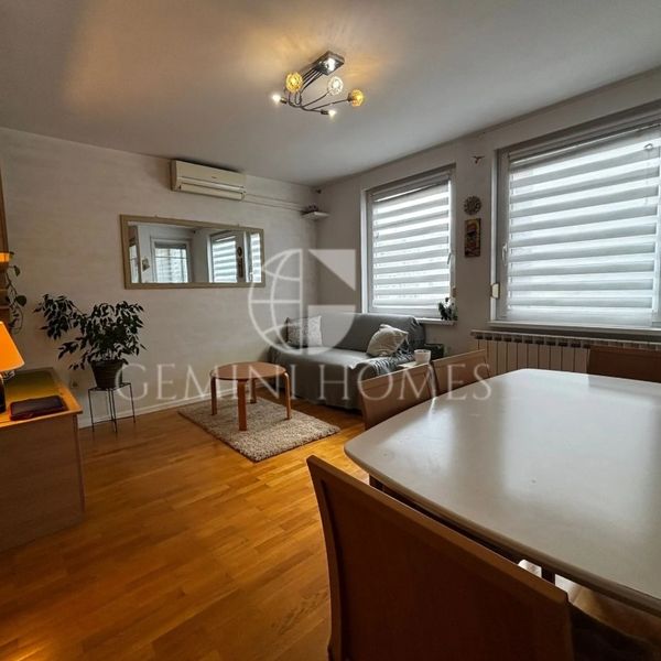 BIJELO JAJE Prodaje se stan na Kajzerici