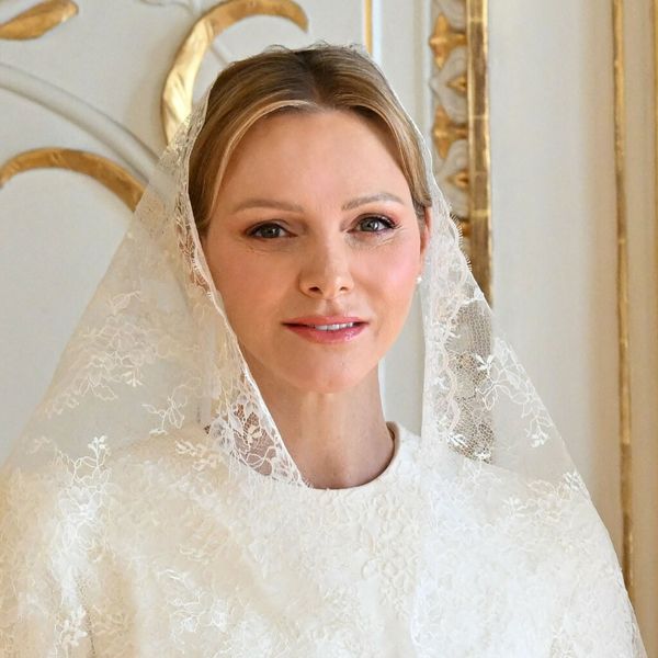 Princeza Charlene u haljini Elieja Saaba na susretu s Papom