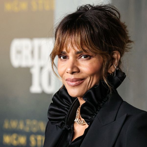 Halle Berry nosi crne klompe 2026.