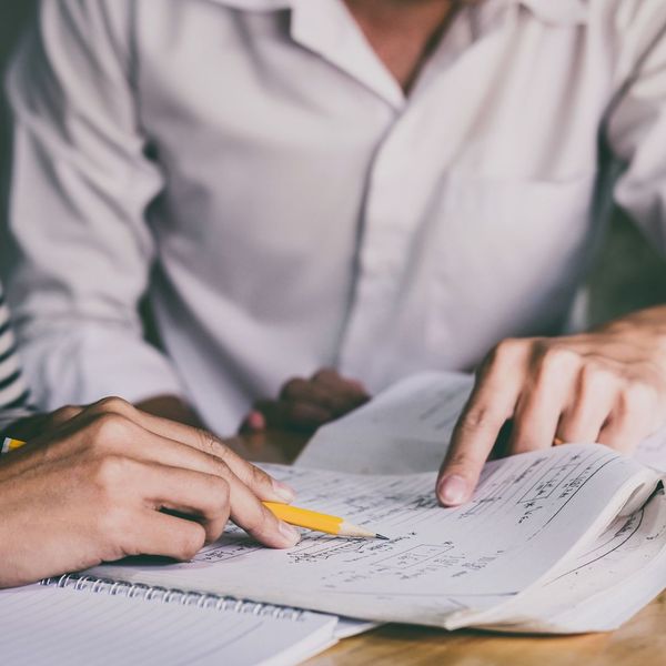 Došao djetetu dati instrukcije iz matematike pa ga šokirao zahtjev majke: "Skočio mi je tlak"