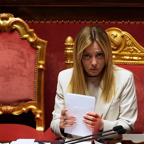 Giorgia Meloni osudila fotografiju napravljenu umjetnom inteligencijom na kojoj je u donjem rublju