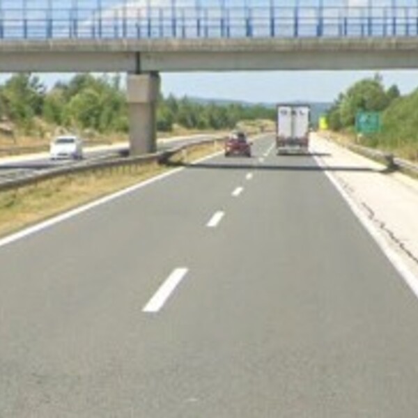 Pogledajte kakva je poruka dočekala navijače Hajduka na putu za Zagreb
