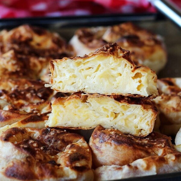 Recept za rupičastu pitu sa sirom