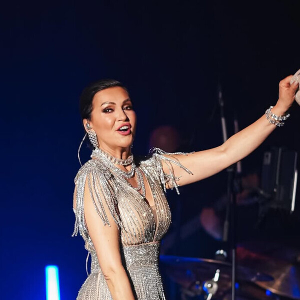 Nina Badrić u haljini koja se "kupa" u kristalima