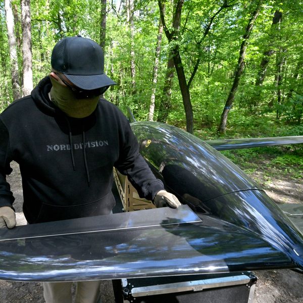 Kako Rusija i Ukrajina uništavaju dronove i prije nego što uopće budu proizvedeni