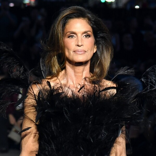 Cindy Crawford na Gucci Resort reviji.