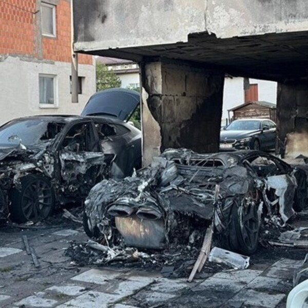 Lamborghini izgorio do temelja u obračunu zbog milijuna, uhićena djevojka i tri mladića