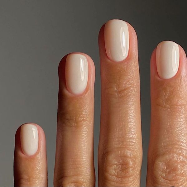 Hit jesenska manikura u boji vanilije