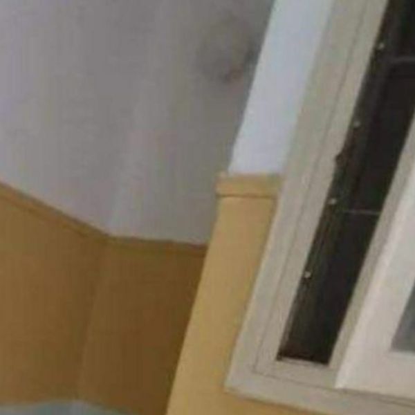 Kad vidite gdje su stavili kadu u ovoj kupaonici, bit ćete zahvalni na svojoj