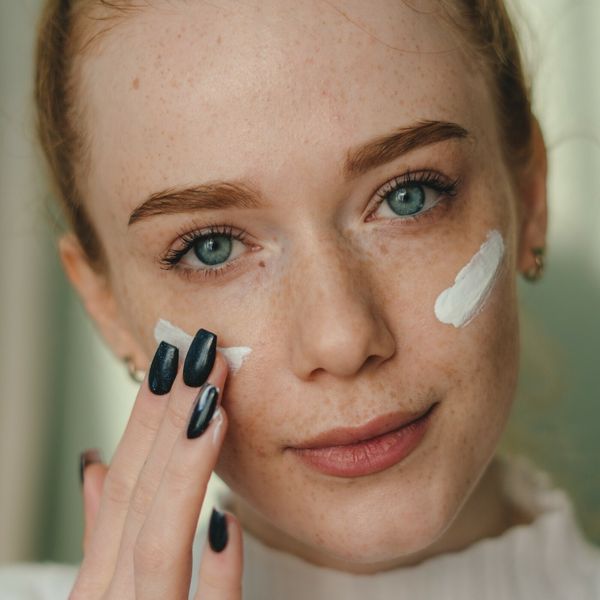 Kreme za lice koje sadrže retinil palmitat koji je najnježniji iz "retinoidne obitelji"