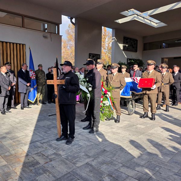 Sprovod Jean-Michela Nicoliera u Vukovaru