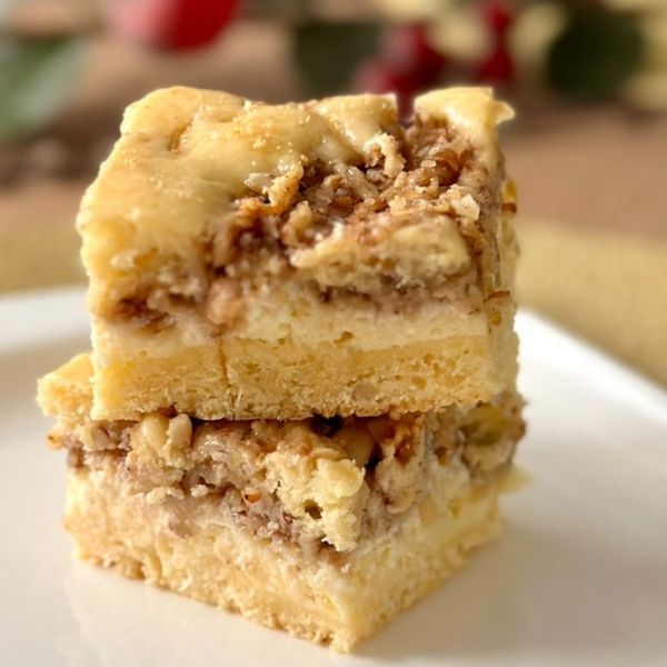 Recept za kolač s jabukama, sirom i orasima