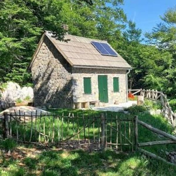 Planinska kuća u NP Sjeverni Velebit, Airbnb