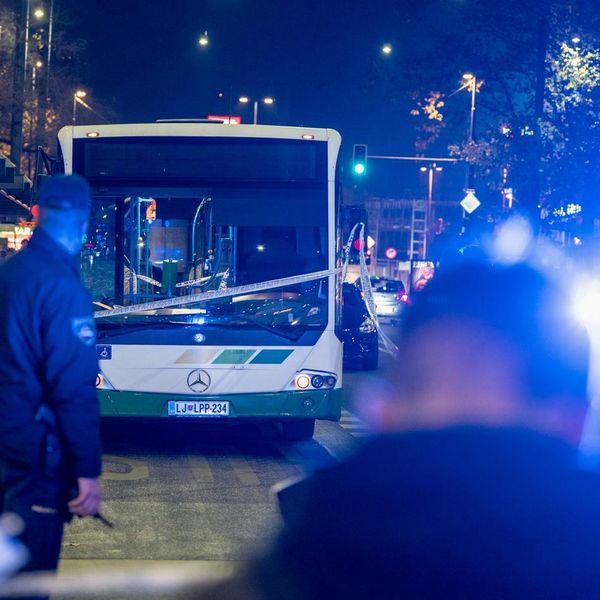 Izboden vozač autobusa u Ljubljani, napadač uhićen
