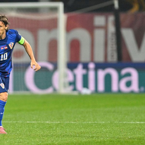 Scene od kojih ćete se naježiti! Modrić ulazio u igru, a crnogorski navijači napravili su ovo