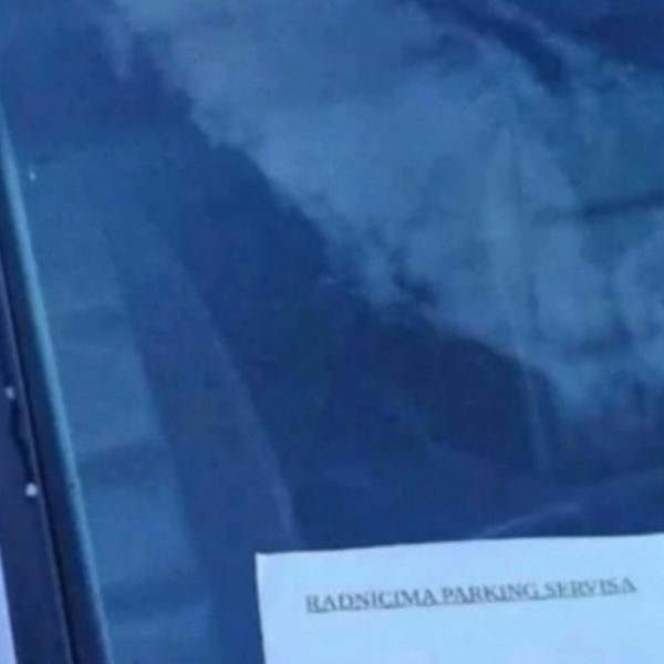 Poruka radnicima parkinga nasmijala prolaznike pa postala viralni hit