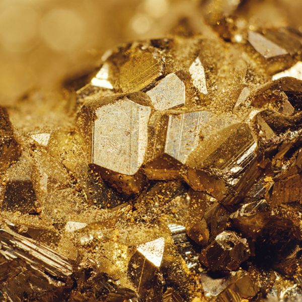 Zemljina jezgra sadrži nezamisivu količinu zlata, znanstvenici otkrili da ono sada curi - prema površini