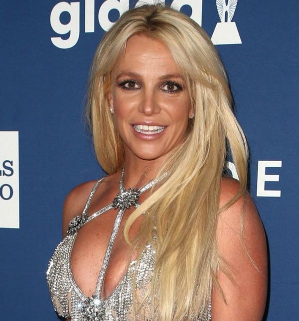 Britney Spears u gaf haljini koja ne laska figuri