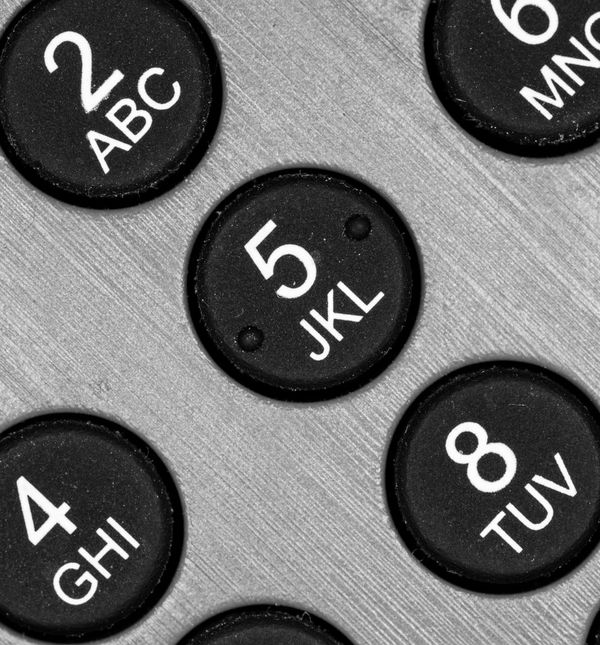 Ima li i vaš daljinski upravljač izbočinu na tipki s brojem 5?