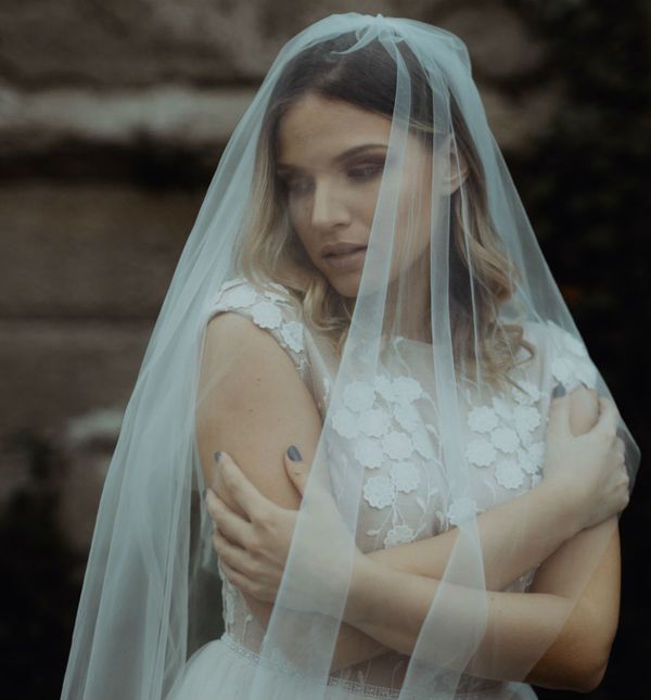 Kampanja za novu kolekciju Lukabu vjenčanica snimljena u zaboravljenoj vili Batory u Osijeku