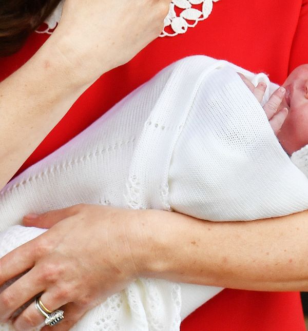 Maleni princ Louis u majčinu naručju