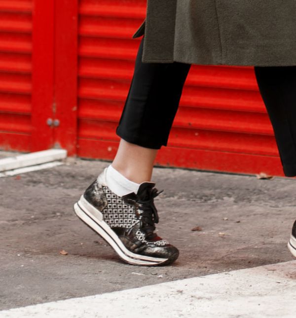 Crne tenisice klasika su koju obožavamo i koja nam nikada neće dosaditi