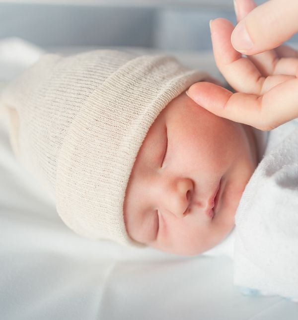 Odjeća od organskog pamuka ističe se kao najbolji odabir za novorođene bebe