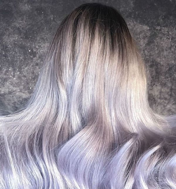Kombinacija sive i boje lavdande novi je trend u bojenju kose