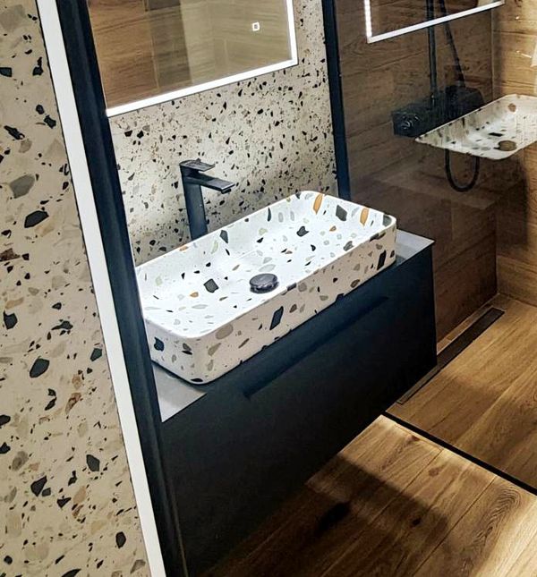 Gabrijela Vidaković iz Siska uredila je svoju kupaonicu u kombinaciji terrazzo pločica i drveta