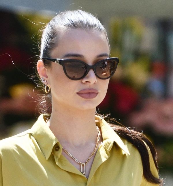 Street style izdanje ljepotice iz Zagreba u efektnim najlonkama