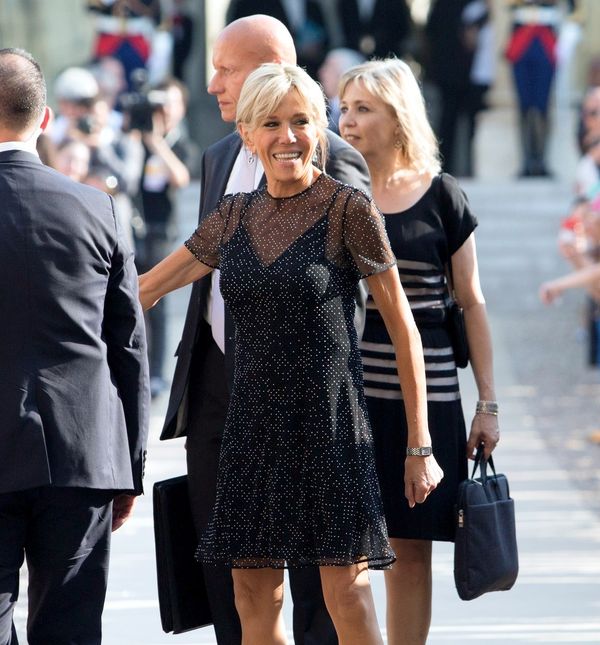 Brigitte Macron u maloj crnoj haljini