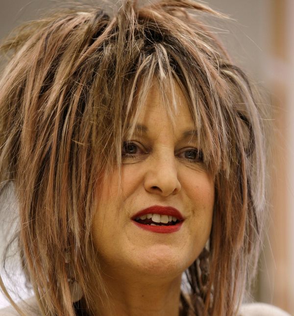 Dizajnerica obiju vjenčanica Elizabeth Emanuel