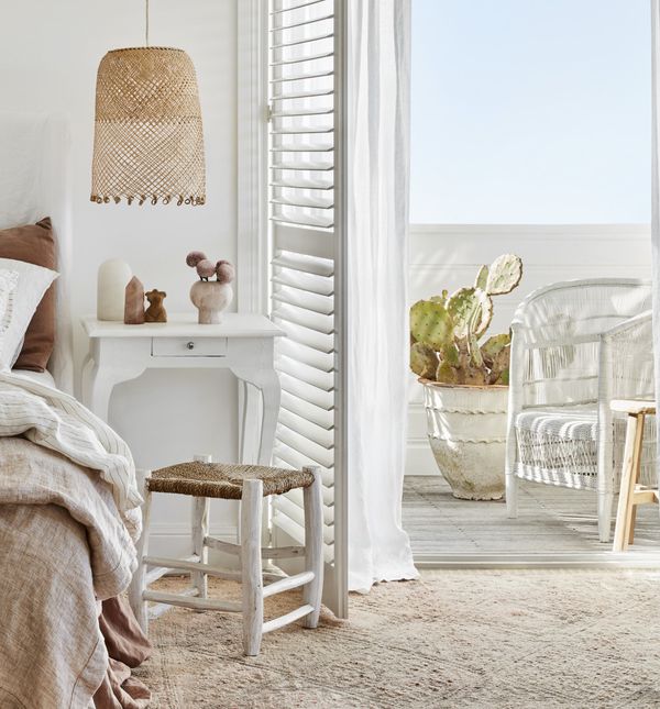 Uređenje spavaće sobe s malim balkonom