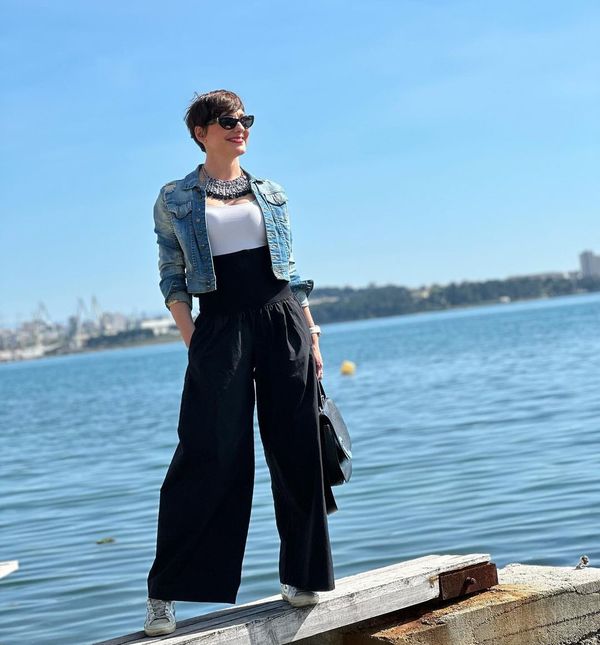 Irena Pecotić u širokim hlačama i tenisicama brenda Golden Goose