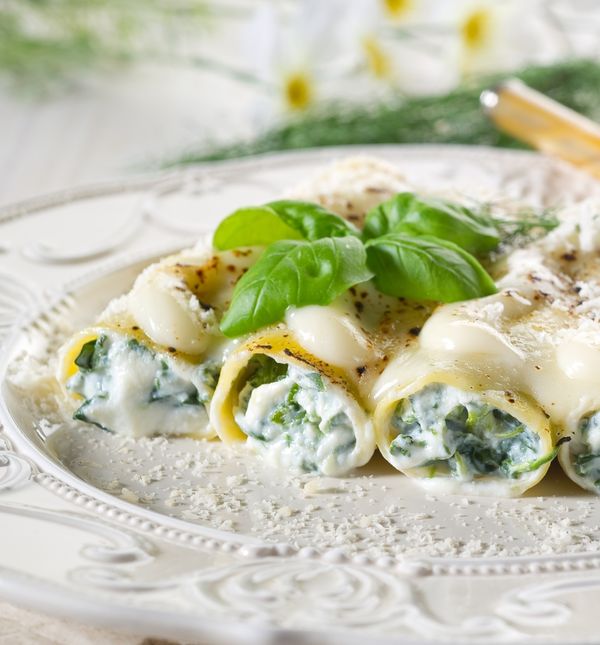 Kaneloni sa špinatom i sirom nastaju brzo, a rezultat je kremasta fantazija
