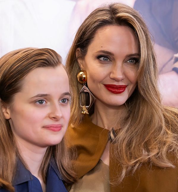 Angelina Jolie i Vivienne na premijeri mjuzikla The Outsiders