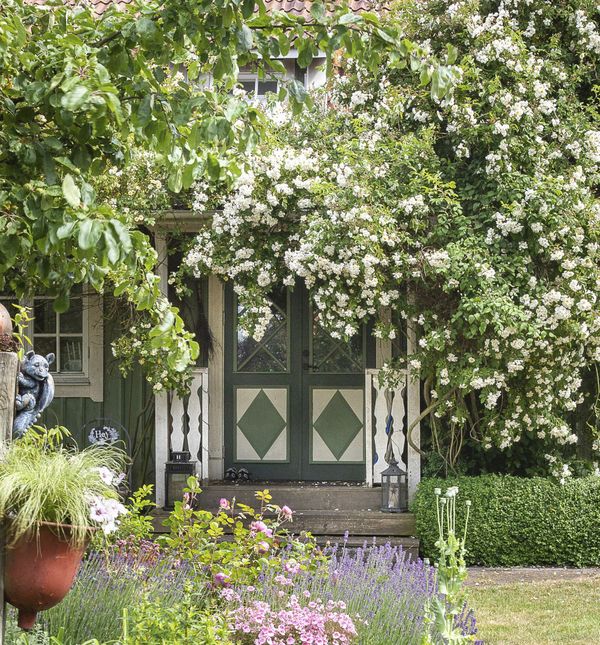 Dvorište kao iz priče ima puno šarma i duše