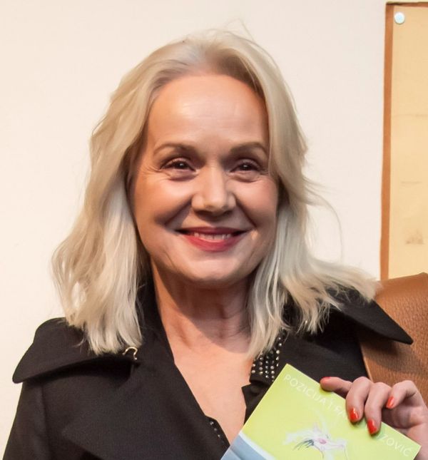 Ksenija Pajić na otvorenju izložbe Pozicije u Zagrebu