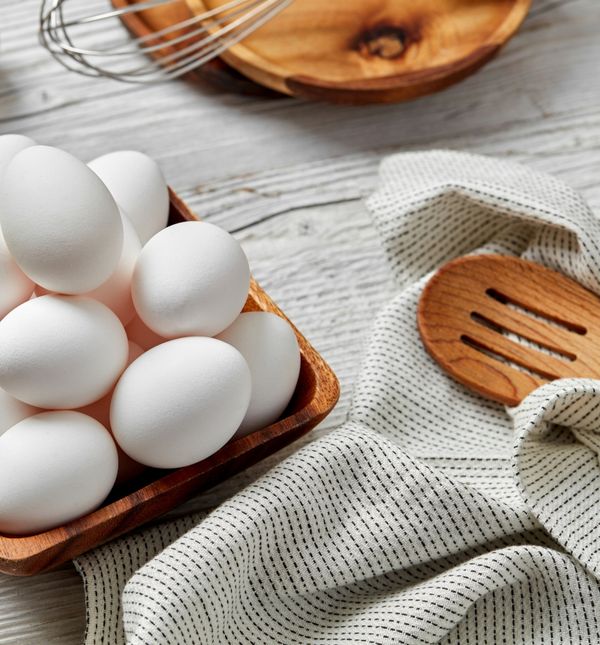 Bijele pisanice lakše je ukrašavati jer boja bude intenzivnija