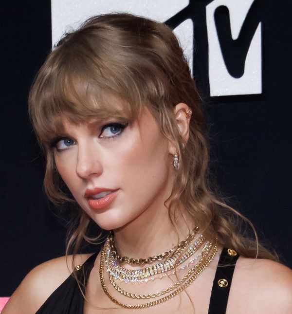 Taylor Swift nosi šiške 'Jane Austen'