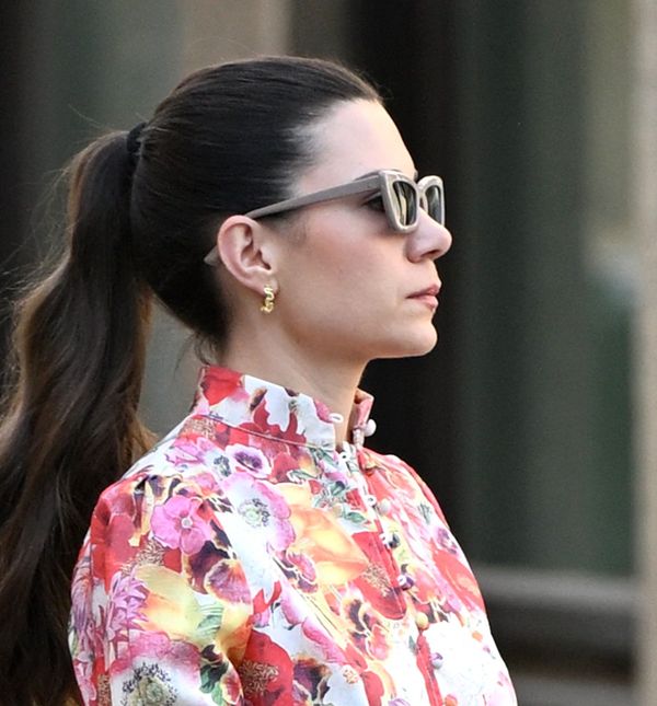 Ljepotica iz Zagreba u divnoj cvjetnoj haljini