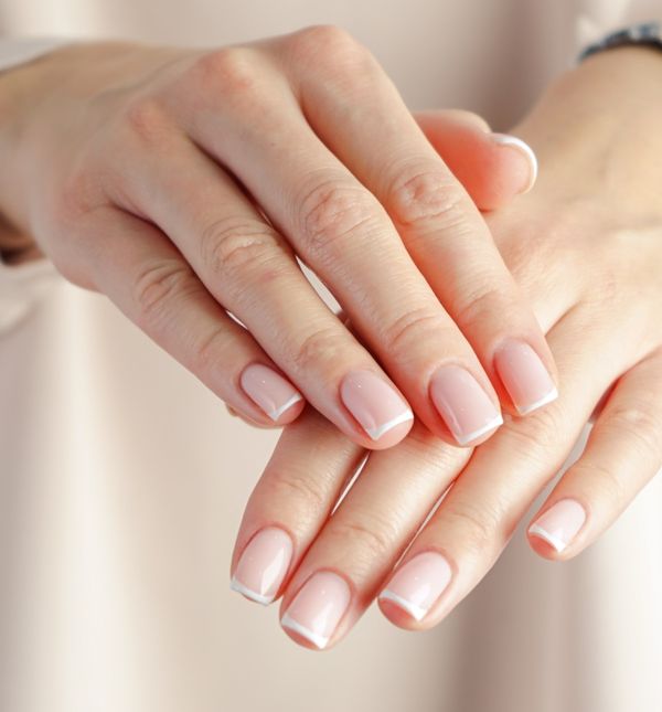 Soft french manikura