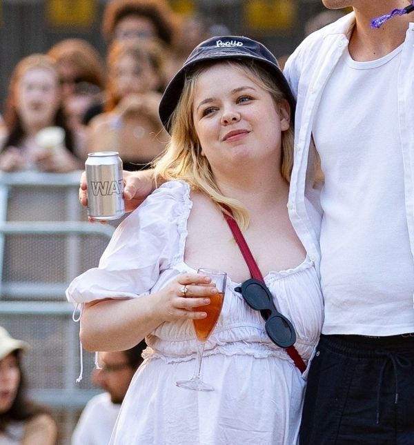 Nicola Coughlan u vezi je s Jakeom Dunnom