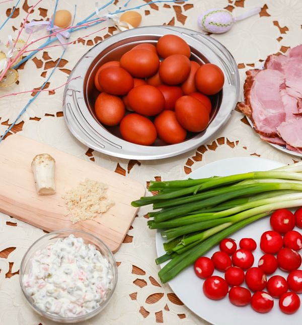 Uskrsni stol pun je najdražih delicija