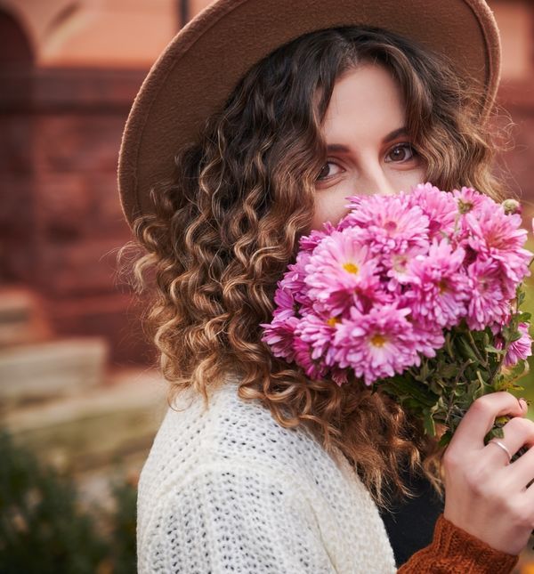 Ovo ime je hebrejsko podrijetlo, a znači gospođa ili gospodarica