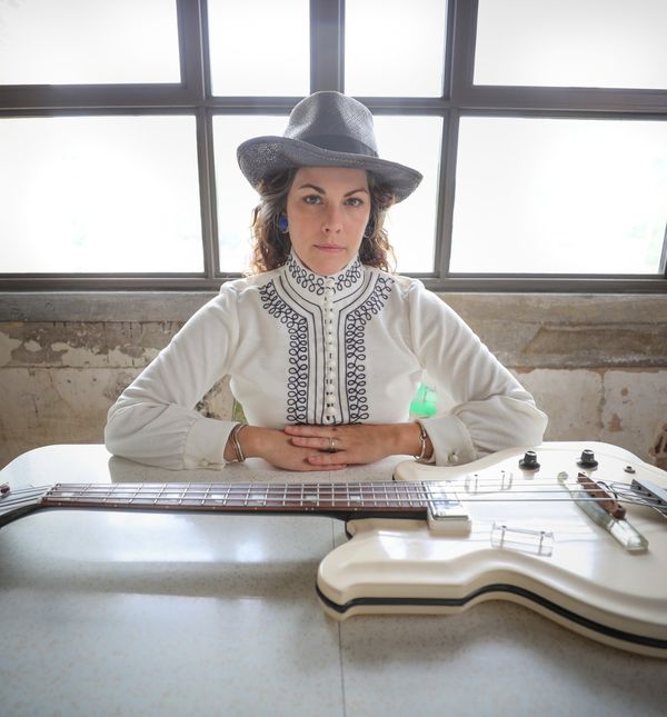 Amy LaVere u Vintage Industrial Baru 5. svibnja